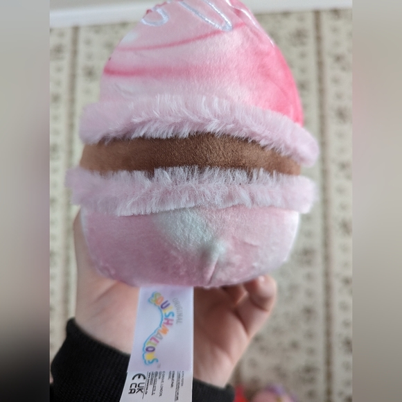 Squishmallow Macaron - Picture 3 of 4